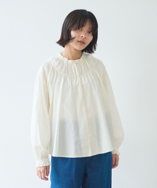 bulle de savon（ビュルデサボン）の「●コットン/シルク ローン ギャザーブラウス（シャツ/ブラウス・レディース・アイボリー/サックスブルー・FREE）」の4枚目の写真