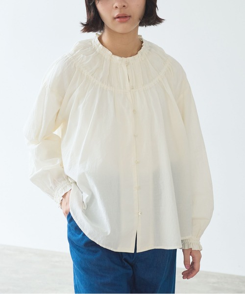 bulle de savon（ビュルデサボン）の「●コットン/シルク ローン ギャザーブラウス（シャツ/ブラウス・レディース・アイボリー/サックスブルー・FREE）」の5枚目の写真