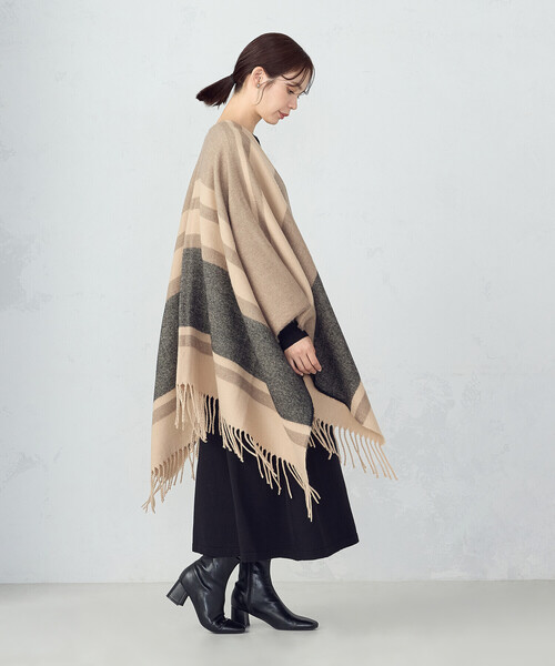 MONO　COMME CA（モノコムサ）の「ボーダー柄 ポンチョストール（ストール/ショール・レディース・グレー/ベージュ・FREE）」の6枚目の写真