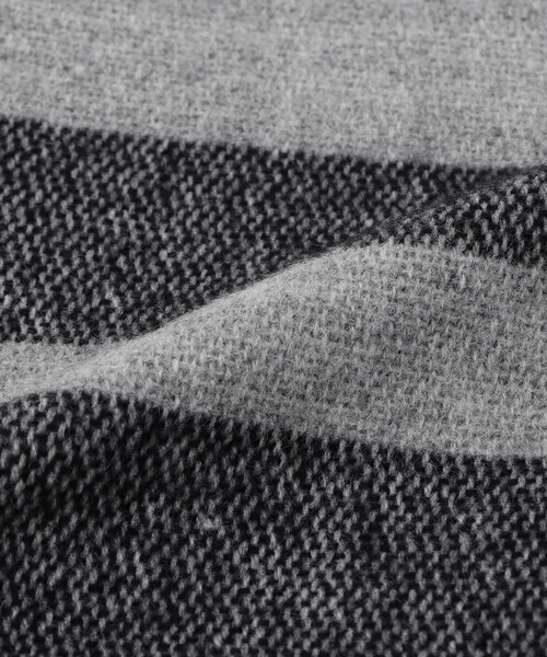 MONO　COMME CA（モノコムサ）の「ボーダー柄 ポンチョストール（ストール/ショール・レディース・グレー/ベージュ・FREE）」の10枚目の写真