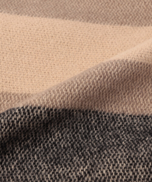 MONO　COMME CA（モノコムサ）の「ボーダー柄 ポンチョストール（ストール/ショール・レディース・グレー/ベージュ・FREE）」の11枚目の写真