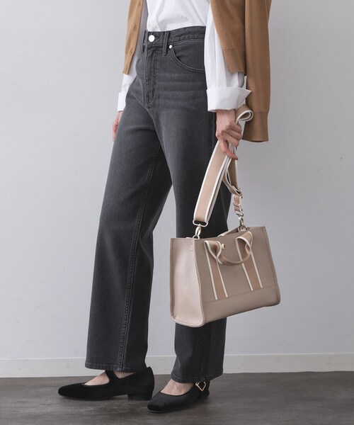 OPAQUE.CLIP（オペークドットクリップ）の「【軽量／2WAY】ラインテープスクエアミドルトートバッグ（トートバッグ・レディース・ベージュ/ブラック/チャコールグレー・00）」の7枚目の写真