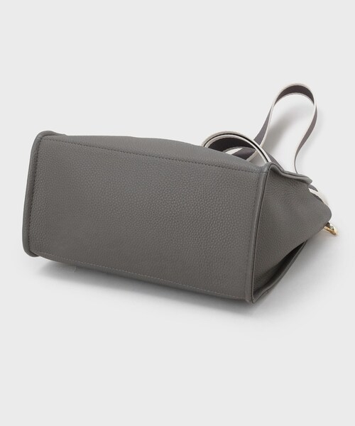 OPAQUE.CLIP（オペークドットクリップ）の「【軽量／2WAY】ラインテープスクエアミドルトートバッグ（トートバッグ・レディース・ベージュ/ブラック/チャコールグレー・00）」の18枚目の写真