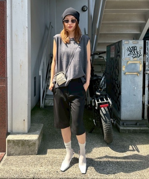HANNE(アン)の「バックスリットニットベスト(ニット/セーター・レディース・ベージュ/グレー・FREE)」の15枚目の写真