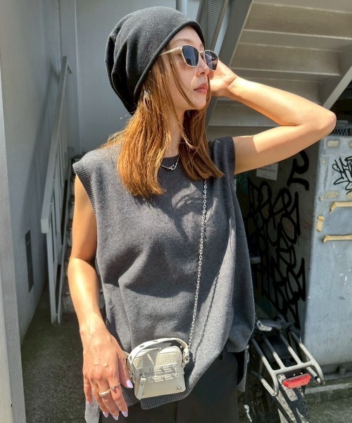 HANNE(アン)の「バックスリットニットベスト(ニット/セーター・レディース・ベージュ/グレー・FREE)」の12枚目の写真