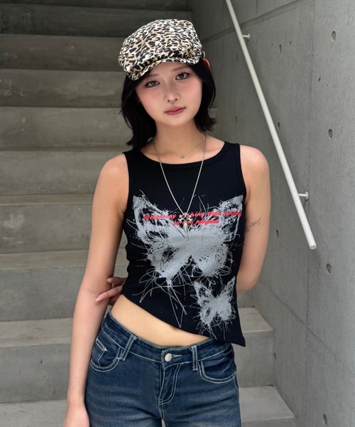 ZIPPER CLUB(ZIPPER CLUB ジッパークラブ)の「アシンメトリーバタフライトップス(Tシャツ/カットソー・レディース・ブラック/ホワイト・LARGE/MEDIUM/SMALL)」の1枚目の写真