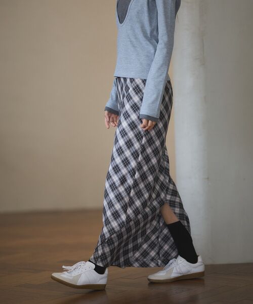 CRAFT STANDARD BOUTIQUE（クラフトスタンダードブティック）の「バイアスIラインスカート◆（スカート・レディース・ブラウン/ブラック/ブラック系その他3・M/L）」の4枚目の写真