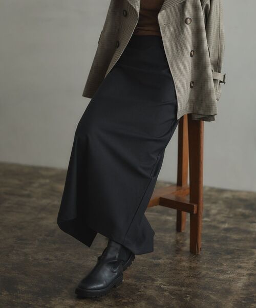 CRAFT STANDARD BOUTIQUE（クラフトスタンダードブティック）の「バイアスIラインスカート◆（スカート・レディース・ブラウン/ブラック/ブラック系その他3・M/L）」の5枚目の写真