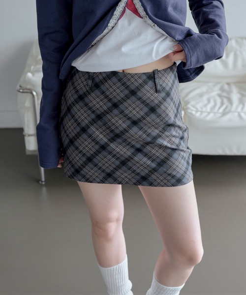 UNE MANSION(ユヌマンション)の「ベルトフープアーガイルチャックミニスカート(スカート・レディース・ネイビー/カーキ・SMALL/MEDIUM)」の2枚目の写真