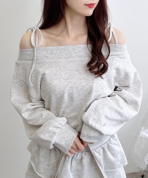 INGNI（イング）の「肩リボンオフショルスウェットトップス(セットアップ対応)（スウェット・レディース・グレー/ブラック/オートミール/ブラウン・M）」の5枚目の写真