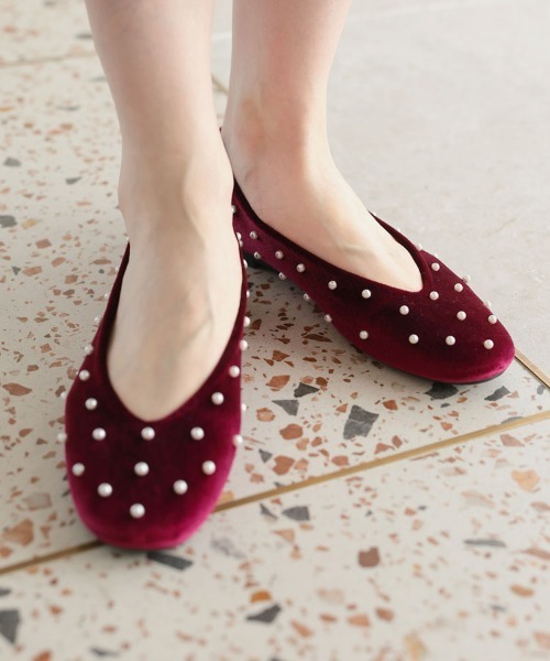 DONOBAN（ドノバン）の「パールベロアパンプス（パンプス・レディース・アイボリー/ブラック/ワイン・35/37/39）」の3枚目の写真