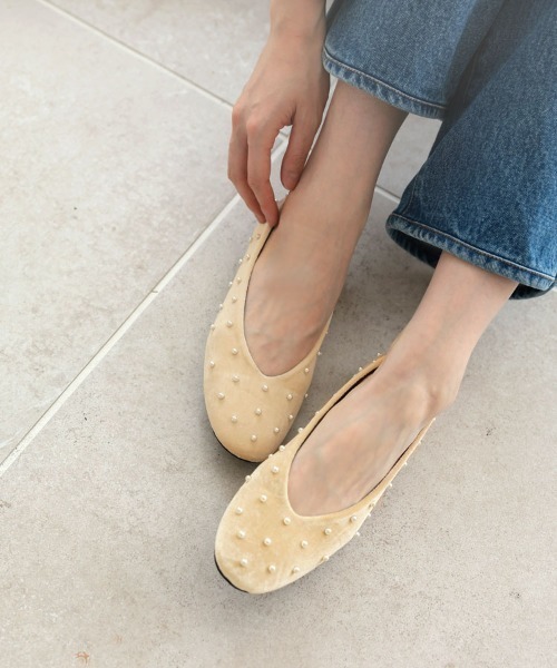 DONOBAN（ドノバン）の「パールベロアパンプス（パンプス・レディース・アイボリー/ブラック/ワイン・35/37/39）」の16枚目の写真