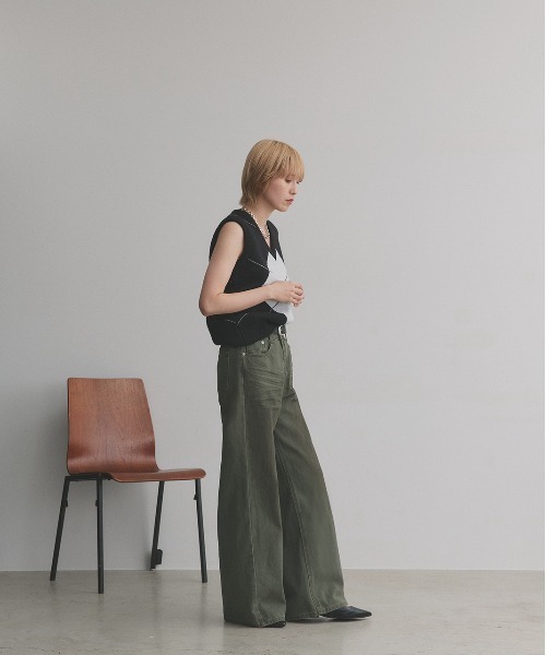ad thie(アドティエ)の「ヴィンテージライク グラデーションデニムパンツ(デニムパンツ・レディース・ブラック/カーキ・MEDIUM/LARGE)」の22枚目の写真