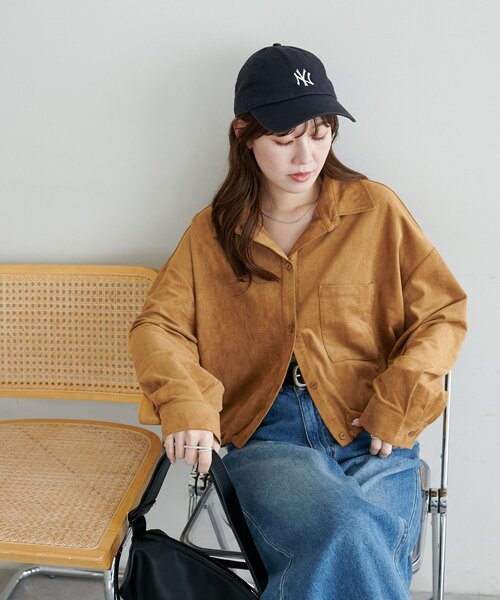 DISCOAT(ディスコート)の「【WEB限定】裾ドロストスエードシャツ(シャツ/ブラウス・レディース・ライトベージュ/ブラウン/キャメル・FREE)」の4枚目の写真