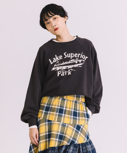 Freada（フリーダ）の「Freada/フリーダ グランジ カットオフ 短丈スウェット（スウェット・レディース・ブラック/ホワイト/グレー・ONE SIZE）」の2枚目の写真