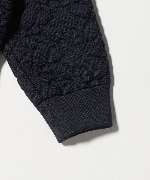 WRAPINKNOT（ラッピンノット）の「＜WRAPINKNOT＞フラワー キルト プルオーバー ニット（ニット/セーター・レディース・オフホワイト/ネイビー・0）」の5枚目の写真