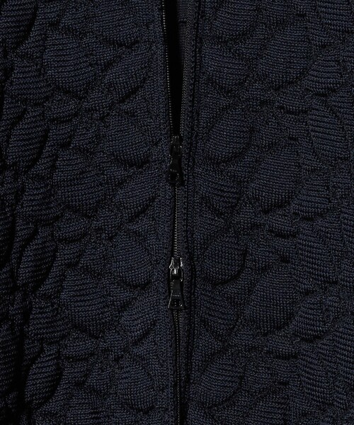 WRAPINKNOT（ラッピンノット）の「＜WRAPINKNOT＞フラワー キルト プルオーバー ニット（ニット/セーター・レディース・オフホワイト/ネイビー・0）」の7枚目の写真