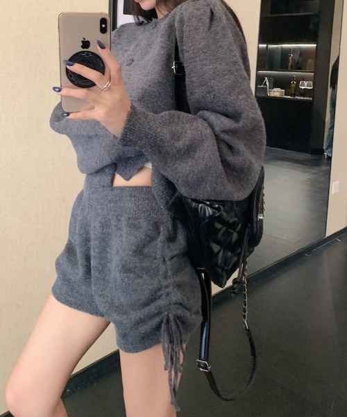 ViViDAY（ビビデー）の「【上下2点セット】ボリューム袖ニットカーディガン＋サイドリボンニットショートパンツ（セットアップ・レディース・ブラック/グレー・M）」の13枚目の写真