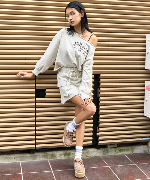 ANAP(アナップ)の「ワンショルダー トップス × カーゴ ミニスカート 裏毛 setup(セットアップ・レディース・ダークグレー/ライトグレー/グレイッシュベージュ・F)」の8枚目の写真