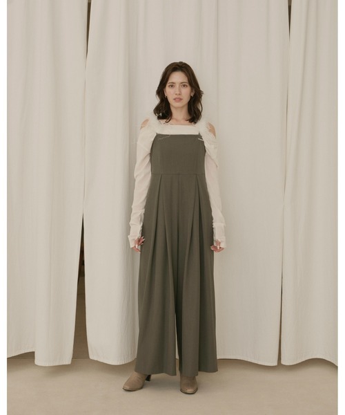 NOTREemor（ノートルエモア）の「shoulder fur all in one（ワンピース・レディース・キナリ/ダークブラウン・SMALL/MEDIUM）」の2枚目の写真