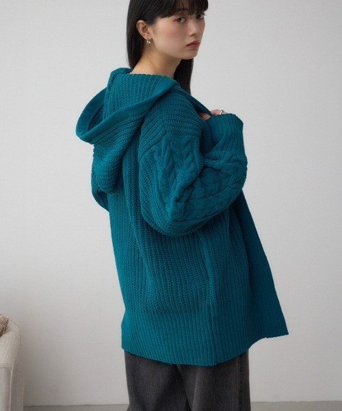 AZUL by moussy（アズールバイマウジー）の「マットモールフードトッパーカーデ（カーディガン/ボレロ・レディース・アイボリー/ブラック/ダークグリーン/ライトグレー・FREE）」の4枚目の写真