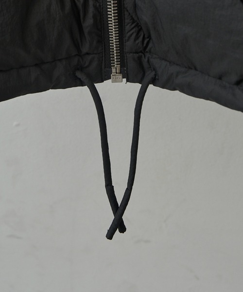 IENKI IENKI（イエンキイエンキ）の「【IENKI IENKI】BLAZE JACKET MAN　ホワイトグースダウン/防水・防風機能付き（ダウンジャケット/コート・メンズ・ブラック/カーキ・M/L）」の22枚目の写真