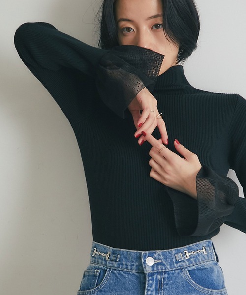 &. NOSTALGIA（アンドドットノスタルジア）の「メッシュフレアスリーブニット（ニット/セーター・レディース・ブラック/オフホワイト・M）」の6枚目の写真