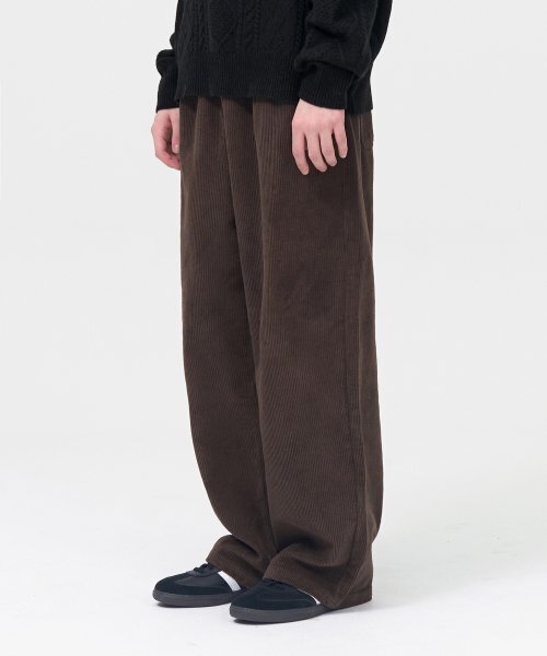 TOFFEE(トフィー)の「コーデュロイワイドバンディングパンツ (ブラウン)(その他パンツ・メンズ・その他・MEDIUM/LARGE/X-LARGE)」の1枚目の写真