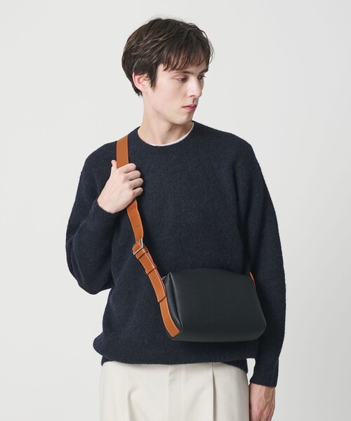 BEAUTY&YOUTH UNITED ARROWS(ビューティーアンドユースユナイテッドアローズ)の「“Emboss Bag Series” クロス ショルダー バッグ(ショルダーバッグ・メンズ・その他1/ブラック・FREE)」の3枚目の写真