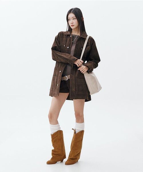 LOOKAST(ルックキャスト)の「アリアツータックコーデュロイショートパンツ_ブラウン(その他パンツ・レディース・ブラウン・SMALL/MEDIUM)」の4枚目の写真