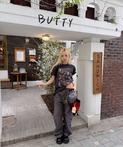 NICK&NICOLE(ニックアンドニコール)の「RUFFLE LACE PARACHUTE PANTS_CHARCOAL(スウェットパンツ・レディース・チャコール・FREE)」の7枚目の写真