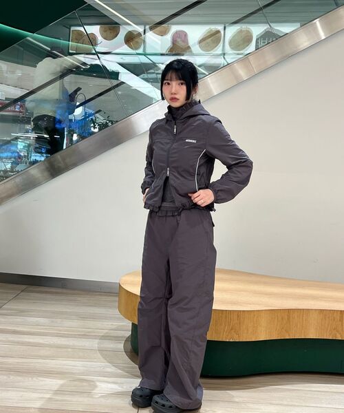 NICK&NICOLE(ニックアンドニコール)の「RUFFLE LACE PARACHUTE PANTS_CHARCOAL(スウェットパンツ・レディース・チャコール・FREE)」の9枚目の写真
