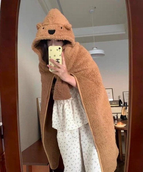 Made in I（メイドインアイ）の「Teddy Bear あったか着るブランケット（ブランケット・レディース・ベージュ/ホワイト/ブラウン・FREE）」の2枚目の写真