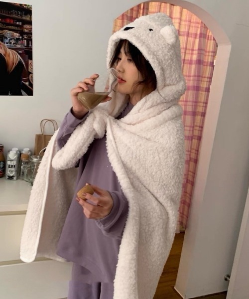 Made in I（メイドインアイ）の「Teddy Bear あったか着るブランケット（ブランケット・レディース・ベージュ/ホワイト/ブラウン・FREE）」の16枚目の写真