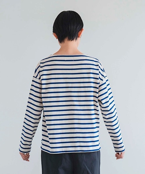 MAMBO(マンボ)の「MAMBO ボーダーボートネック(Tシャツ/カットソー・レディース・ネイビー・MEDIUM)」の2枚目の写真