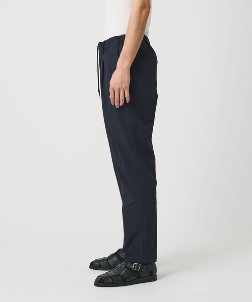 BEAUTY&YOUTH UNITED ARROWS（ビューティーアンドユースユナイテッドアローズ）の「360°MASTER 1プリーツ テーパード イージーパンツ NO.5 セットアップ対応 撥水 ストレッチ ウォッシャブル（その他パンツ・メンズ・ネイビー・S/M/L/XL）」の11枚目の写真