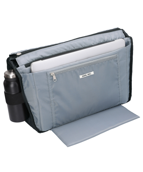 SSRL（シエスタ ロイヤル レーベル）の「Raven Oblique Messenger Bag / Black（メッセンジャーバッグ・レディース・その他・OS）」の9枚目の写真