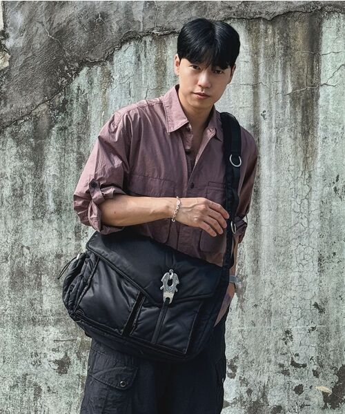 SSRL（シエスタ ロイヤル レーベル）の「Raven Oblique Messenger Bag / Black（メッセンジャーバッグ・レディース・その他・OS）」の22枚目の写真