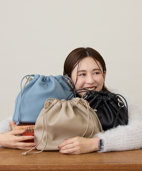 AMERICAN HOLIC(アメリカンホリック)の「【ZOZO限定】3WAY巾着ショルダーバッグ(ショルダーバッグ・レディース・グレイッシュベージュ/ブラック/ブルー・FREE)」の11枚目の写真