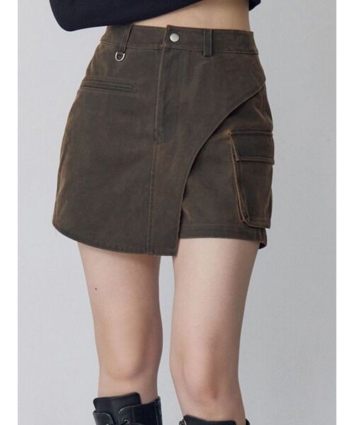 MURUA(ムルーア)の「【セットアップ対応】ワンサイドスリットカーゴショートパンツ(その他パンツ・レディース・ブラック/ブラウン・1/2)」の3枚目の写真