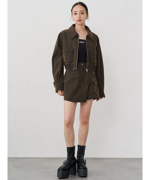 MURUA(ムルーア)の「【セットアップ対応】ワンサイドスリットカーゴショートパンツ(その他パンツ・レディース・ブラック/ブラウン・1/2)」の9枚目の写真