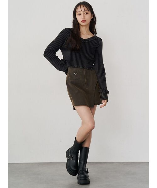 MURUA(ムルーア)の「【セットアップ対応】ワンサイドスリットカーゴショートパンツ(その他パンツ・レディース・ブラック/ブラウン・1/2)」の6枚目の写真