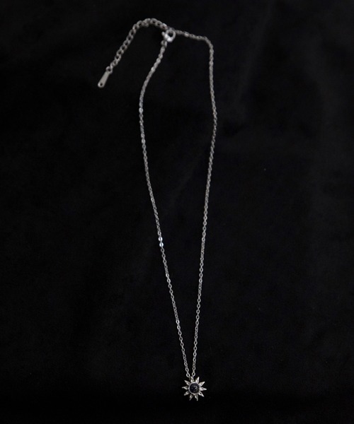 VACANCY(ヴァカンシー)の「サンストーンチャームネックレス(ネックレス・レディース・シルバー・FREE)」の2枚目の写真