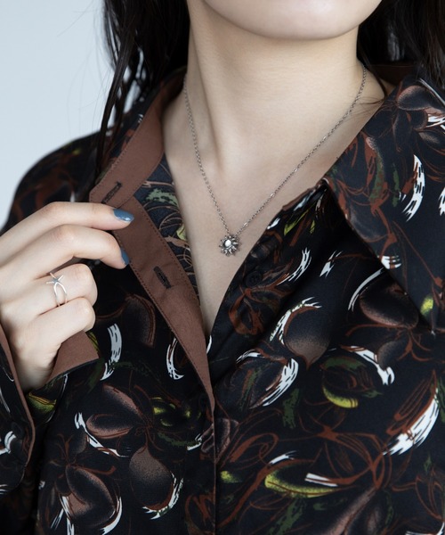 VACANCY(ヴァカンシー)の「サンストーンチャームネックレス(ネックレス・レディース・シルバー・FREE)」の5枚目の写真