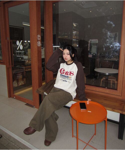 CACTUSDONUTMARKET(カクタスドーナツマーケット)の「Cactus Raglan Long Sleeve T-shirt-Brown(Tシャツ/カットソー・レディース・その他・MEDIUM/LARGE)」の4枚目の写真