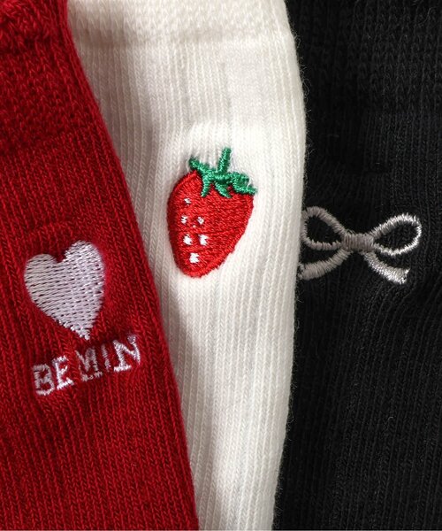 apres les cours（アプレレクール）の「ワンポイント刺繍クルーソックス（ソックス/靴下・キッズ・レッド/ブラック/サックスブルー/アイボリー・12/15 /18/21）」の19枚目の写真