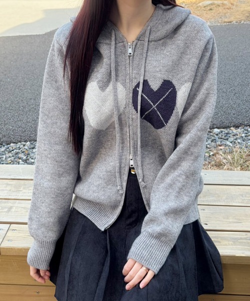 frunco(フランコ)の「【ZOZO限定】クロスステッチハート柄ジップフーディ(ニット/セーター・レディース・ネイビー/グレー/レッド・FREE)」の9枚目の写真