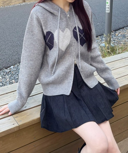 frunco(フランコ)の「【ZOZO限定】クロスステッチハート柄ジップフーディ(ニット/セーター・レディース・ネイビー/グレー/レッド・FREE)」の10枚目の写真