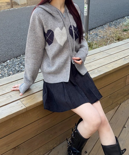 frunco(フランコ)の「【ZOZO限定】クロスステッチハート柄ジップフーディ(ニット/セーター・レディース・ネイビー/グレー/レッド・FREE)」の11枚目の写真