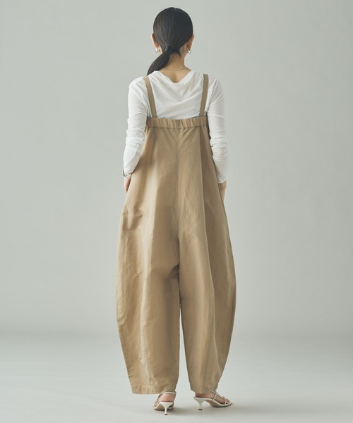 Curensology(カレンソロジー)の「Curensology(カレンソロジー)/ナイロンラミーサロペット(サロペット/オーバーオール・レディース・ブラック/ベージュ・FREE)」の5枚目の写真